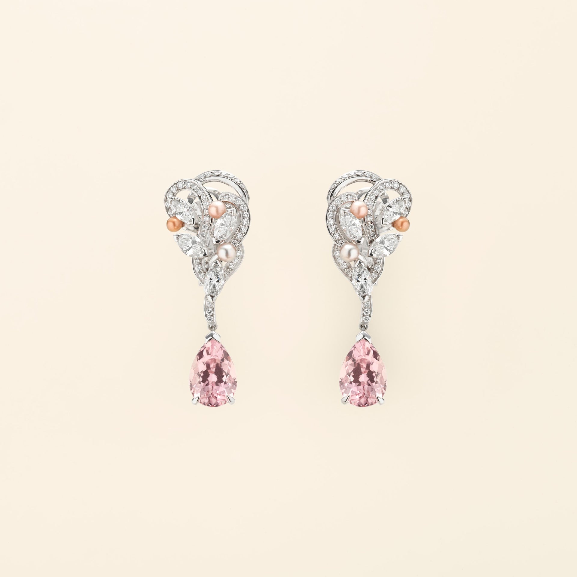 Boucle d'oreille or blanc haute joaillerie Mellerio