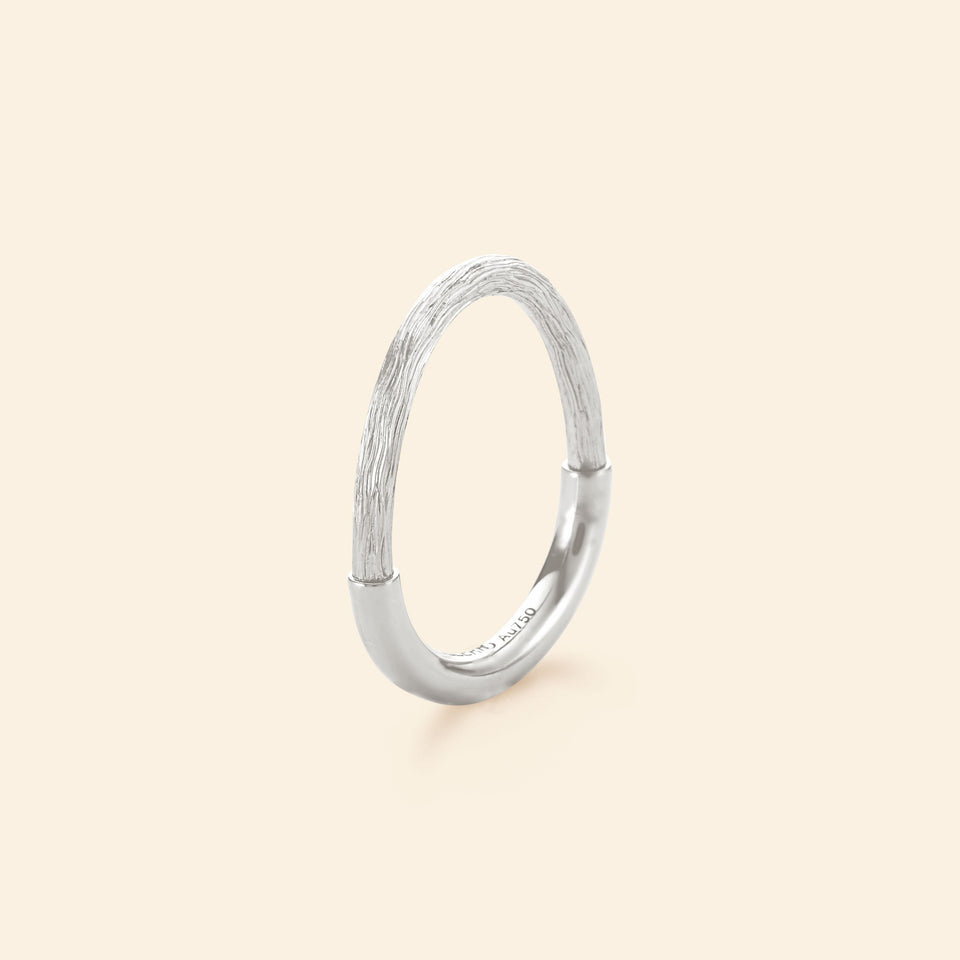 Riviera chasing band white gold