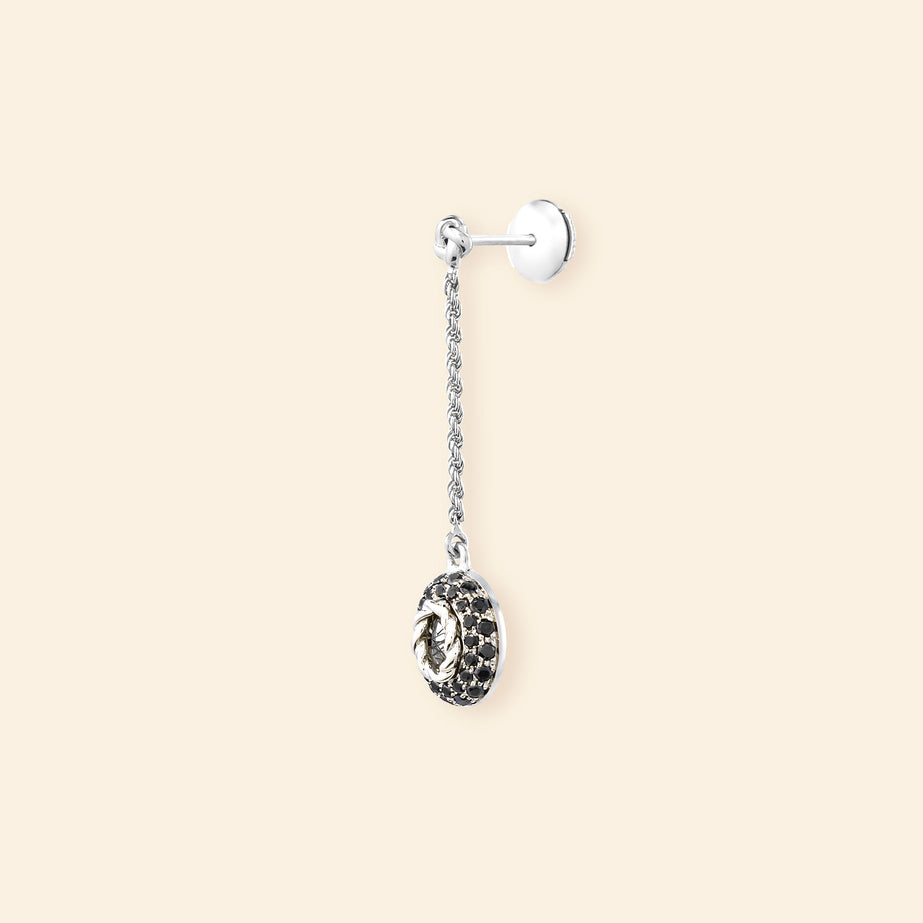Baby Black Queen Earring