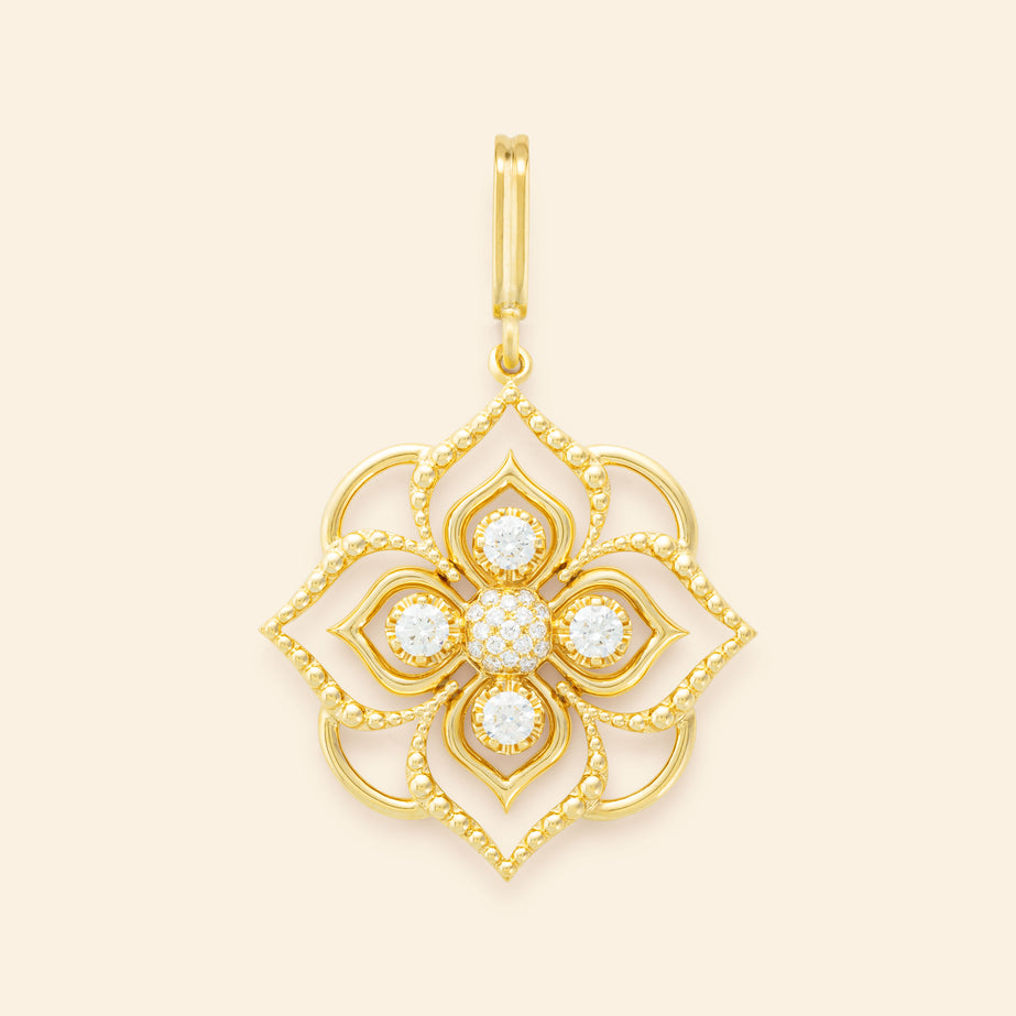 Médaille or jaune avec diamants Mellerio