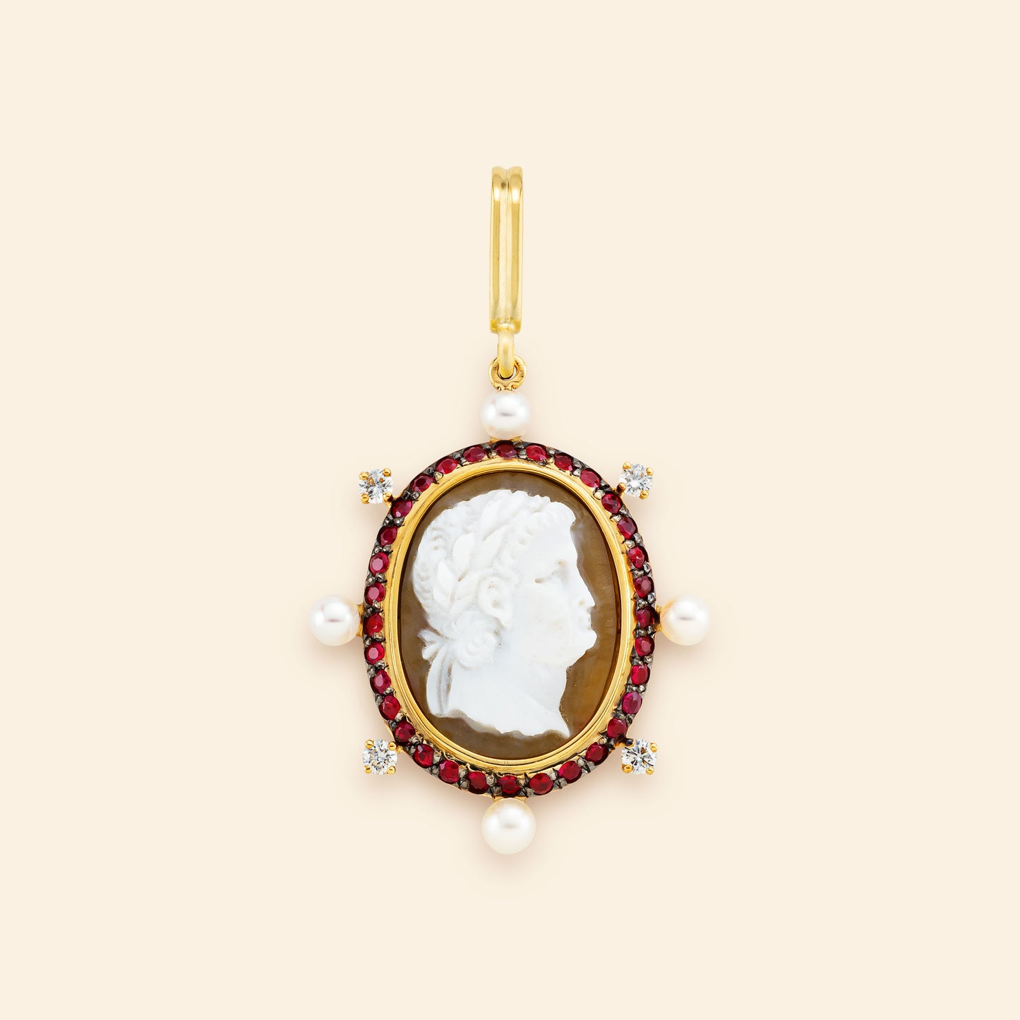 Precious Cameo Pearls Yellow Gold Mellerio