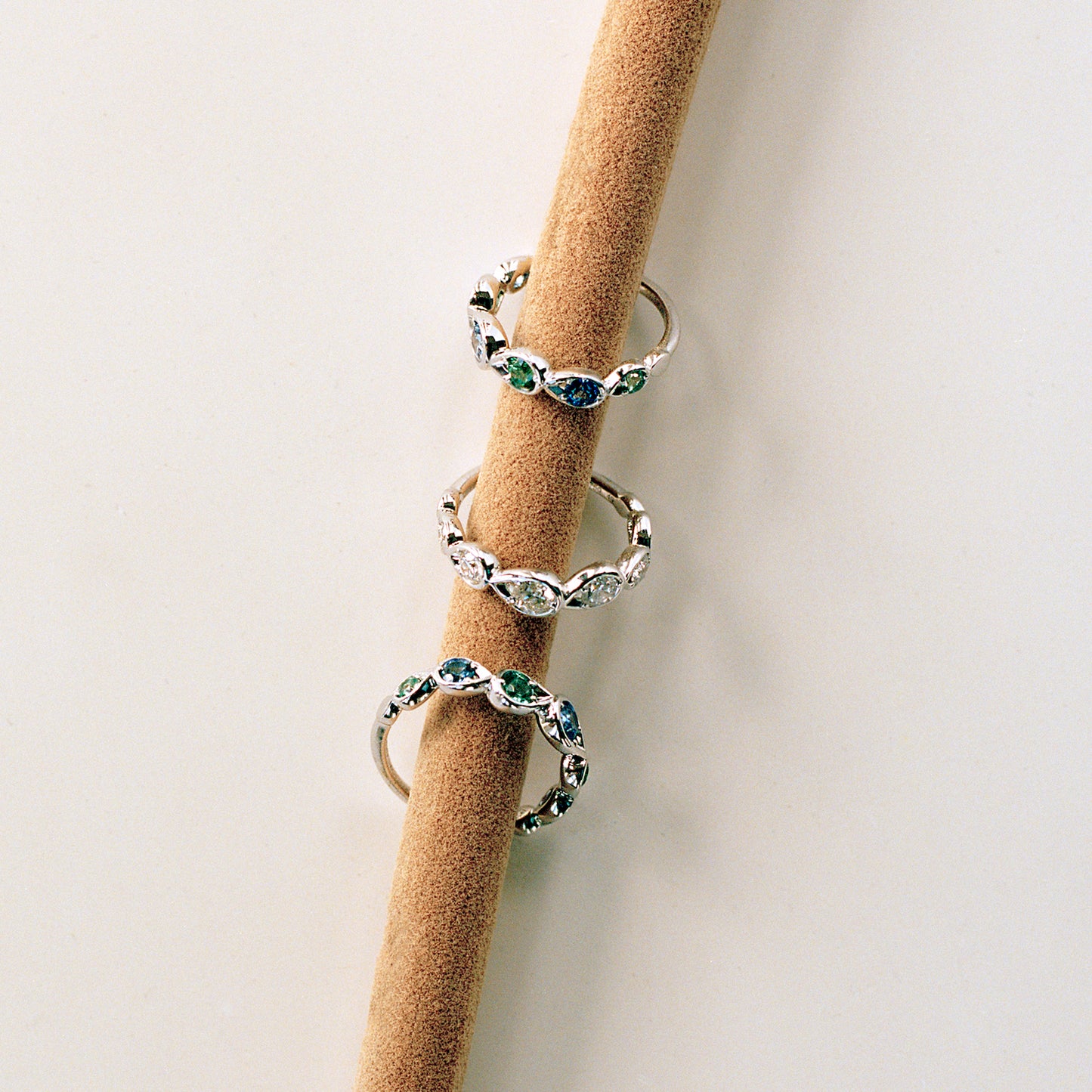 Indra Band Diamonds White gold