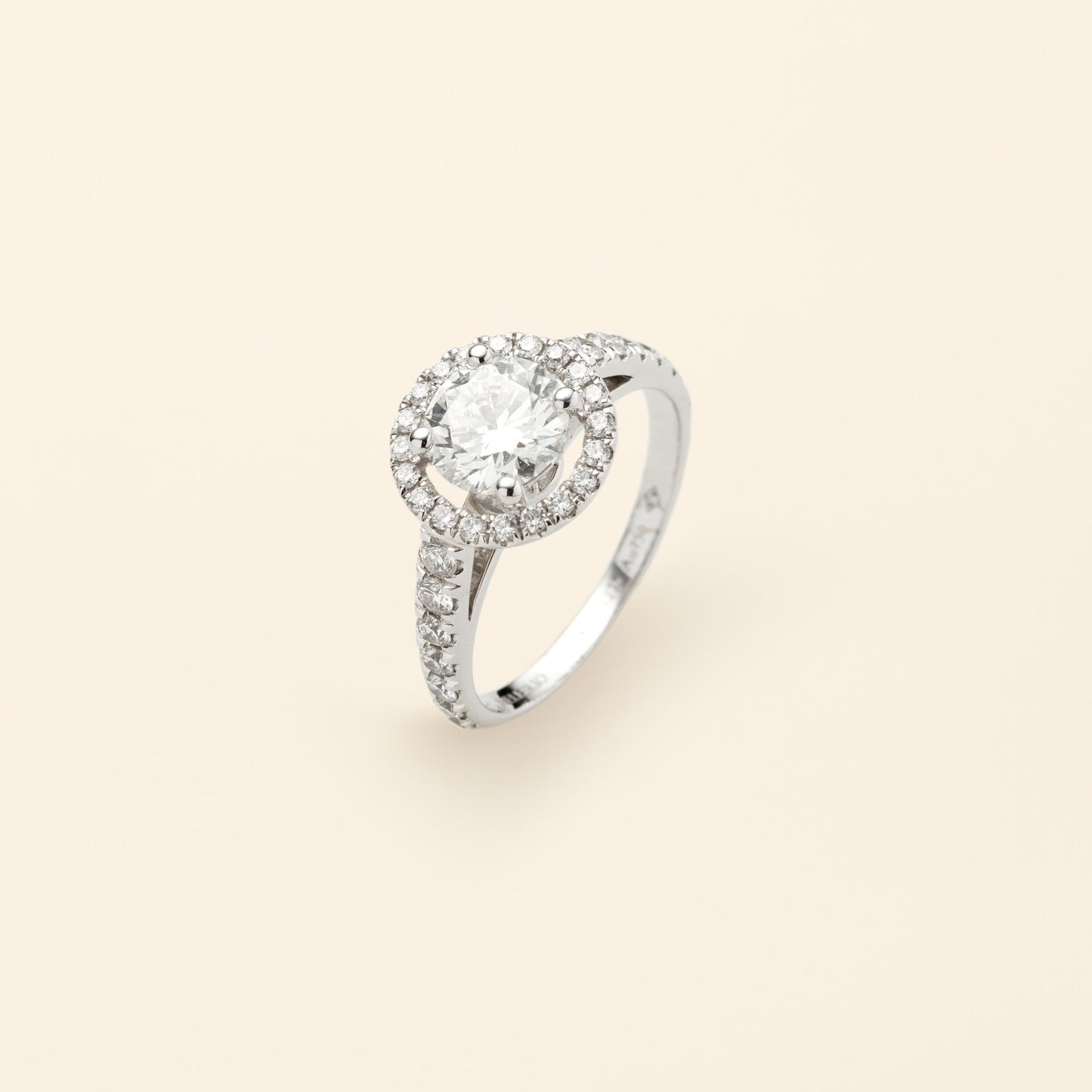 Solitaire Essential White gold
